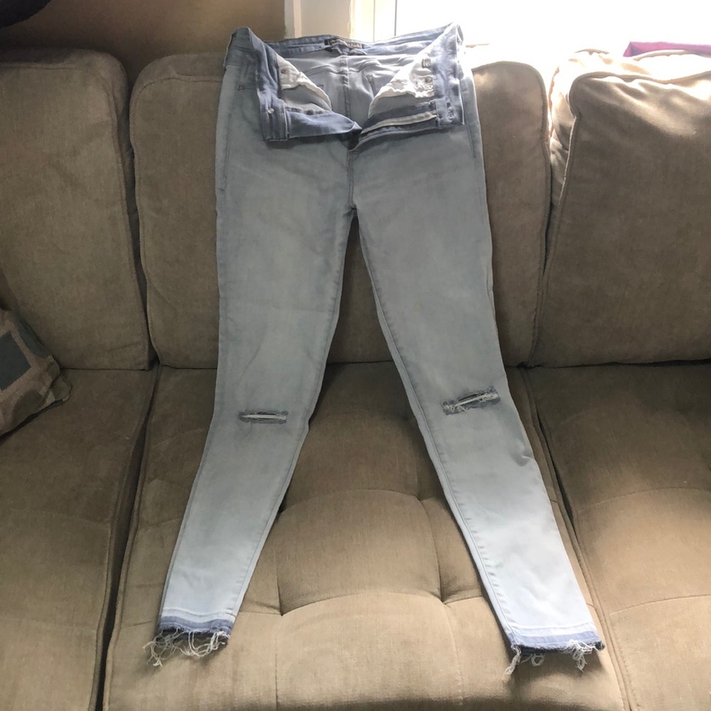 Abercrombie & Fitch Distressed High waisted Jeans